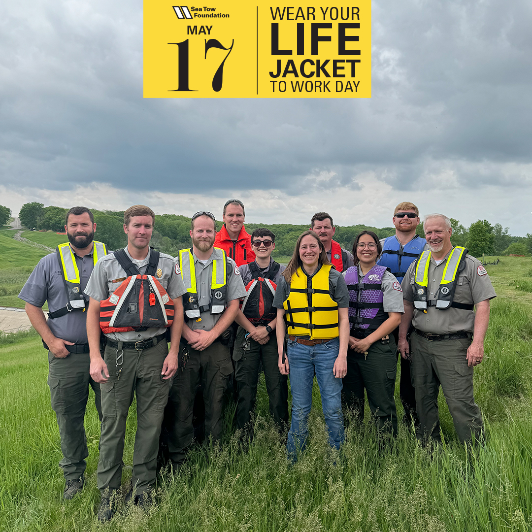 SeaTowFdn's tweet photo. Tag us in your #LifeJacket2Work post for a chance to be reposted! Love seeing these organizations show off their vests on the job:๐ Mote Marine Laboratory & Aquarium, Mass General Brigham, USACE Rock Island District, Saylorville Lake, USACE Pittsburgh District
#SeaTowFoundation https://t.co/Wxq6Sxym29