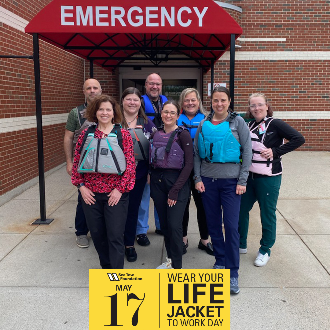 SeaTowFdn's tweet photo. Tag us in your #LifeJacket2Work post for a chance to be reposted! Love seeing these organizations show off their vests on the job:๐ Mote Marine Laboratory & Aquarium, Mass General Brigham, USACE Rock Island District, Saylorville Lake, USACE Pittsburgh District
#SeaTowFoundation https://t.co/Wxq6Sxym29
