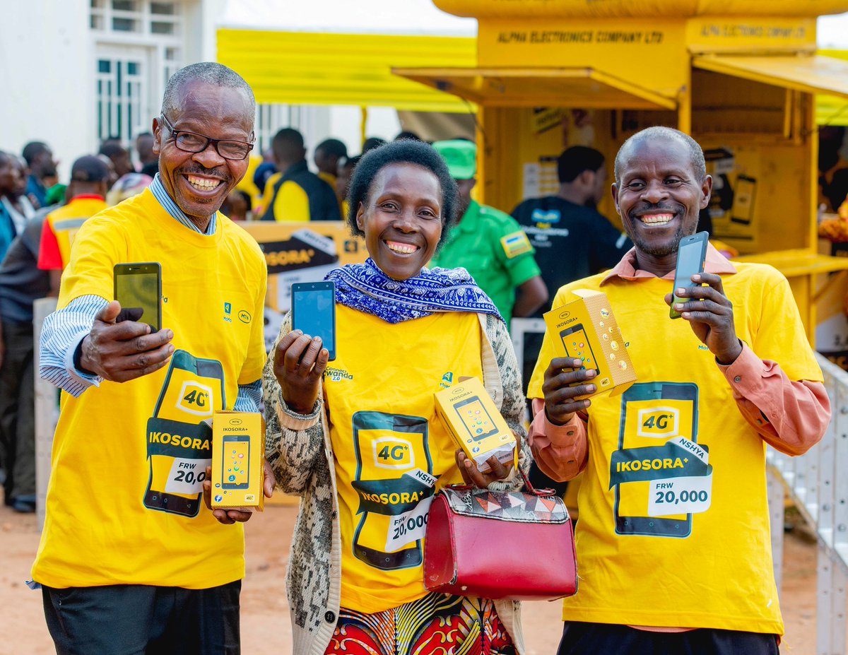 MTNRwanda's tweet photo. Our belief that everyone deserves the benefits of a modern connected life is what fuels our commitment for #ConnectRwanda 2.0. Earlier today, with @RwandaICT, we  reached the residents of @GakenkeDistrict, connecting them with the 4G #IKosora+ smartphone. 

#Wikwisondeka https://t.co/gkJ5qoeOFx