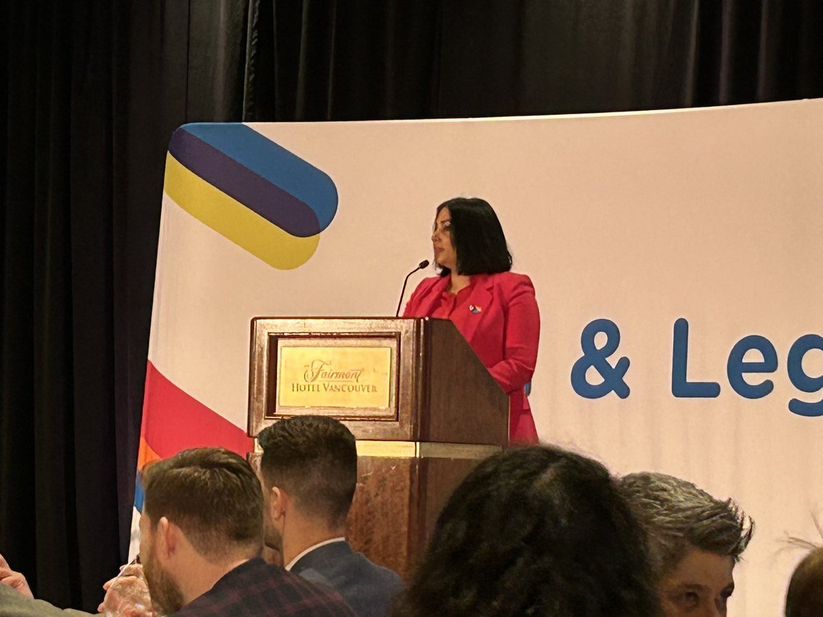 Big announcement at @QMUNITY #IDAHOBIT breakfast! AG @NikiSharma2 announces Qmunity will be the site of BC’s first pro bono 2SLGBQTQIA+ legal clinic. Amazing, given the state of the world right now! #bcpoli