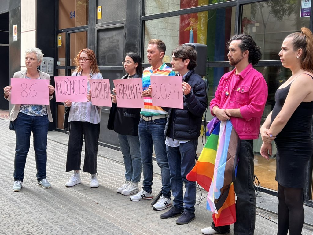 17 de Maig, Dia Internacional contra la LGTBIfòbia 🏳️‍🌈🏳️‍⚧️

Un dia per celebrar i reivindicar els drets de la comunitat LGTBI.

Un dia per agraïr a les entitats que han empès a governs progressistes a fer polítiques que amplien drets.

Un dia per recordar que cal seguir lluitant!