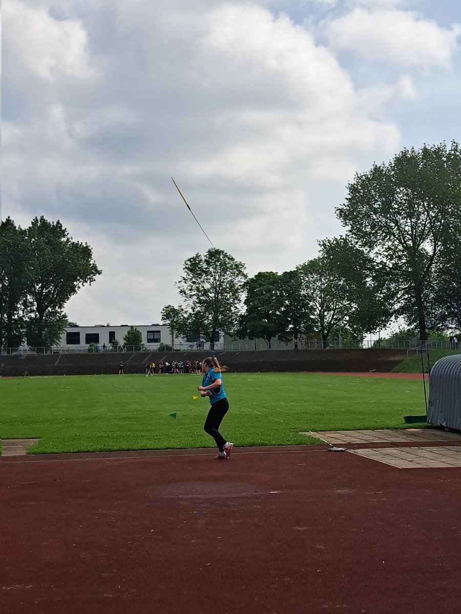 Thanks @nghspe for organising a brilliant @GDST Athletics rally! Our 6 year group teams have had a great day in the sun!  #teamteal #runjumpthrow