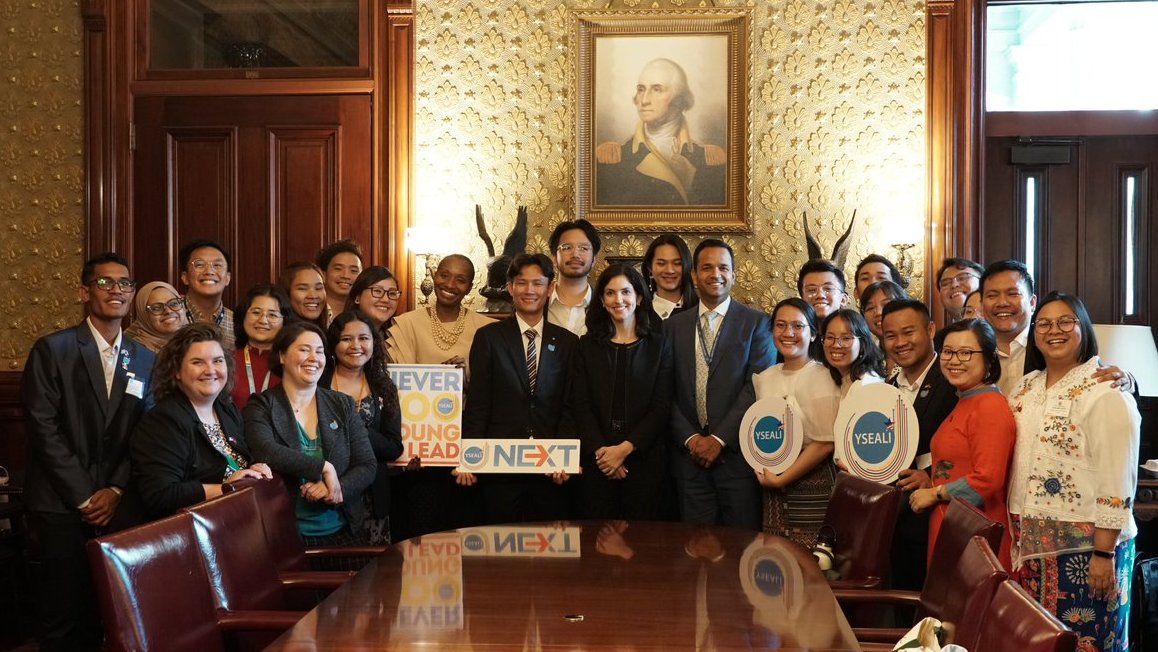 .@VP’s national security team proud to host young Southeast Asian leaders to discuss efforts to promote peace and prosperity in the region. Building on @POTUS and @VP commitment to grow @YSEALI and amplify the hard work of these inspiring changemakers. #YSEALINext #YSEALI10