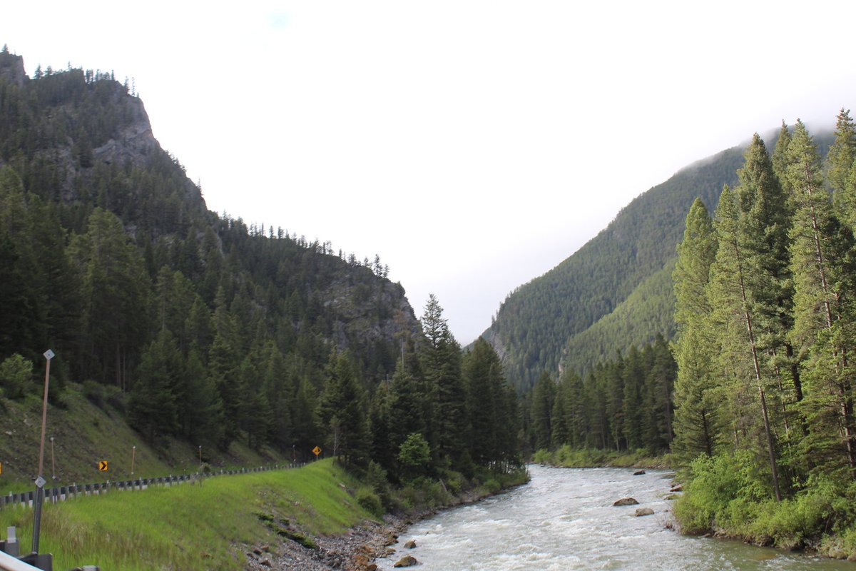 Kicking off the weekend with breathtaking views from past rides. These are the moments that make every challenge worth it. Where will the road take you? 🌅🚴‍♂️ 
#ScenicSunday #PiKappaPhi