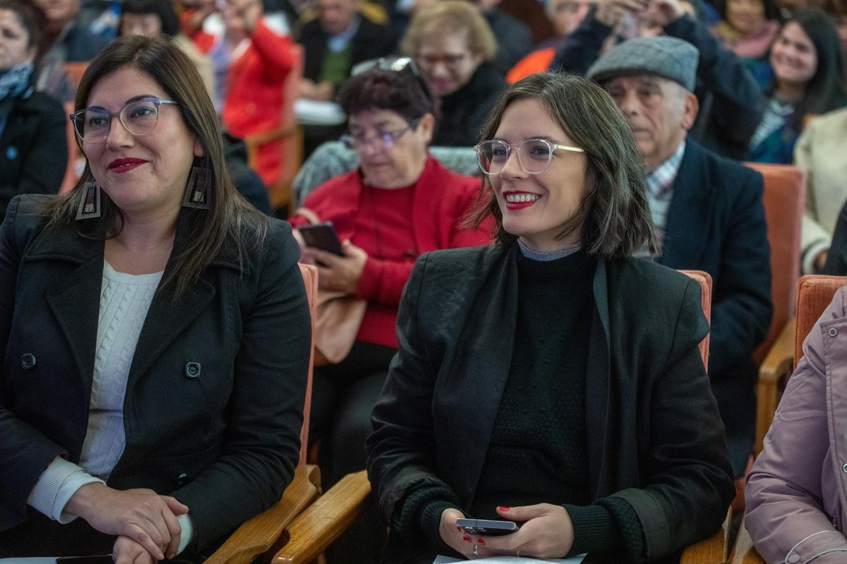 ¡Qué importante son los espacios de diálogo para construir una sociedad más informada! ❤️🇨🇱 Hoy compartimos con 100 vecinos y vecinas de la comuna de #Concepción, Región del #Biobío, en un gran diálogo ciudadano donde pudimos exponer sobre los principales avances de nuestro