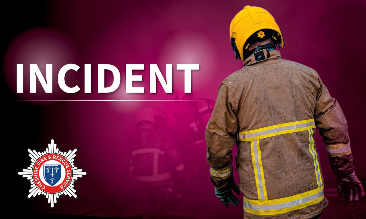 ONGOING | Firefighters are tackling a large fire involving a number of barns in Northwich. Five fire engines are currently at the scene.

More information 👉 orlo.uk/FeAGT