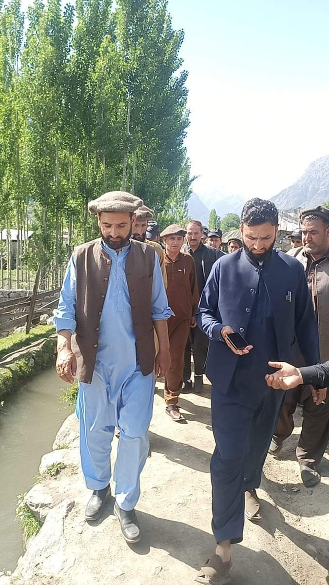 ShabbirMayar's tweet photo. جاوید قریشی کی گرفتاری زمینوں پر قبضے کرنے کے لیے لوگوں میں خوف و حراس پیدا کر کے خاموش کرنے کی ناکام کوشش ہے
 #SaveGilgitBaltistan https://t.co/hLeD11ACih