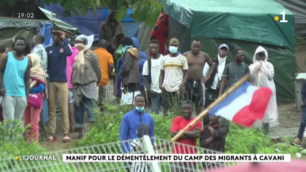 Choléra, ultra-violence.. 1600 habitants de Cavani (Mayotte) adressent un ultimatum à Emmanuel Macron : 'Si rien n'est fait avant le 31 mai 2024, nous agirons pour que notre village ne soit plus un camp de migrants.' fdesouche.com/2024/05/17/app…