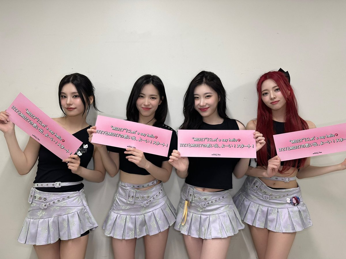 MIDZYに“Let’s say hello♥️”
ITZYとMIDZYの思い出、よーい！スタート！

Tokyo Day1👑

#ITZY #BORN_TO_BE #MIDZY
#ITZY_2ND_WORLD_TOUR