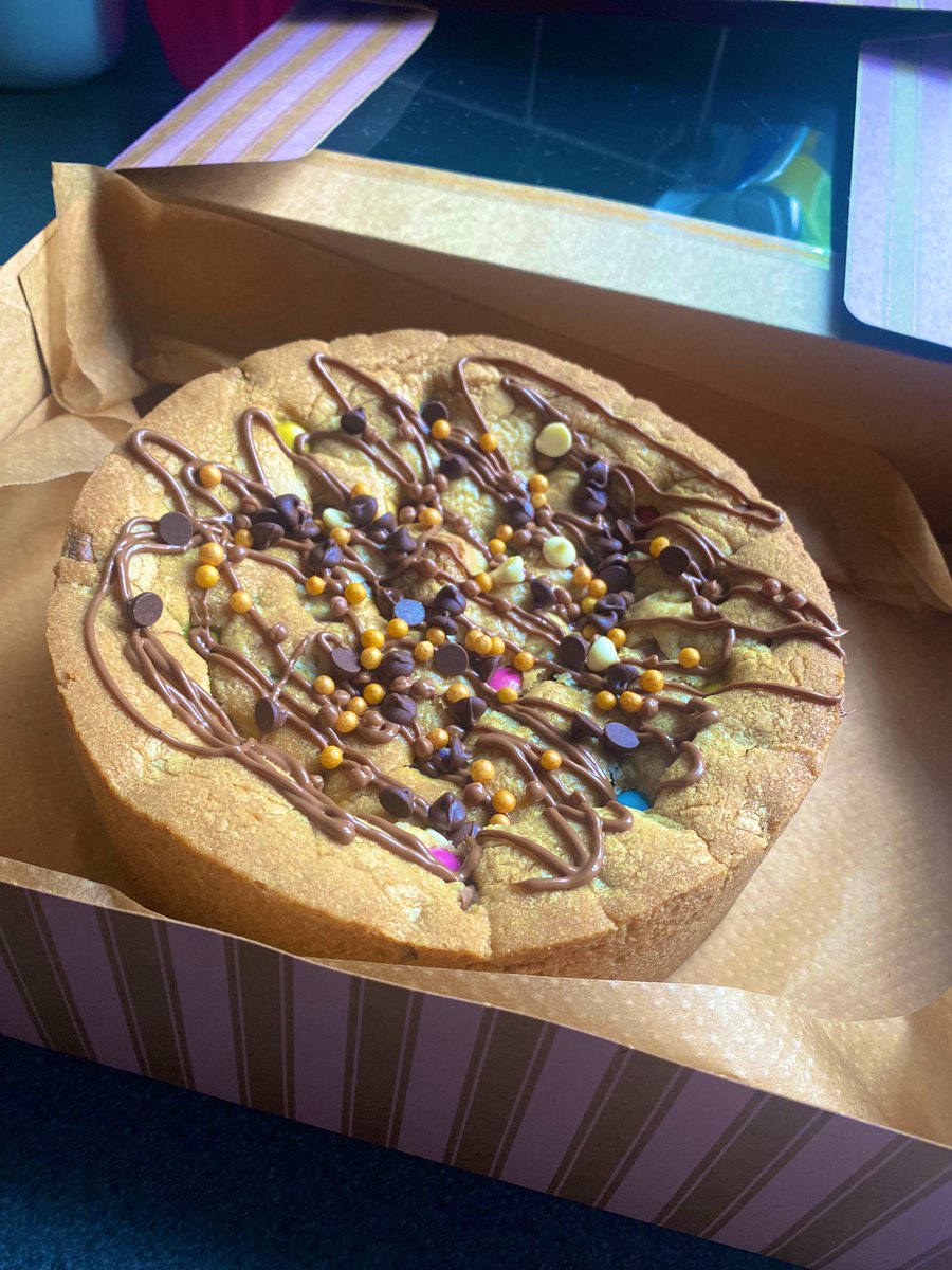 Seams it’s #WorldBakingDay but tbh I thought it was the 3rd Sunday in May 🥺but hey ho who cares I have been baking anyway 😂1st time making a brownie stack (salted caramel) and a couple of fully loaded cookie pies #FridayFeeling 🎉