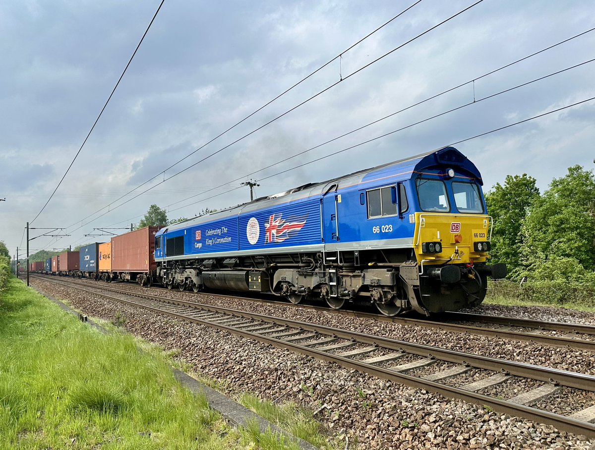 66023 at Crofton on todays 4L08 Europort - Gateway #class66