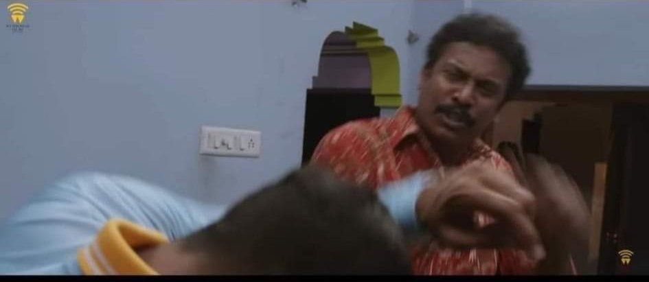 கண்ணு தெர்லனா கண் டாக்ட்ர போயி பாக்கனும்... High beamம் போட்டுட்டு, பம்பர்ல extra ரெண்டு லைட்டயும் வச்சி எதிர்ல வர்றவன் சோலிய முடிக்க கூடாது...