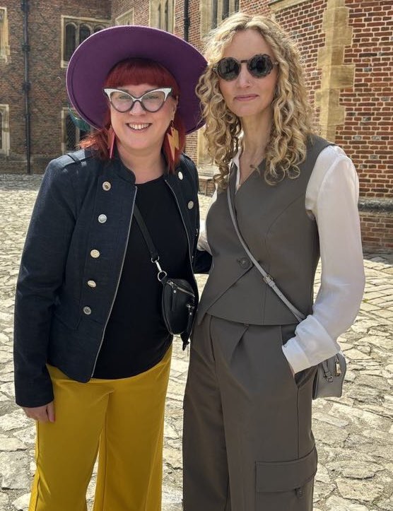 A great day exploring Hampton Court Palace with @sixteenthCgirl … getting our Tudor nerd on 🤓 @NotJustTudors 🤩