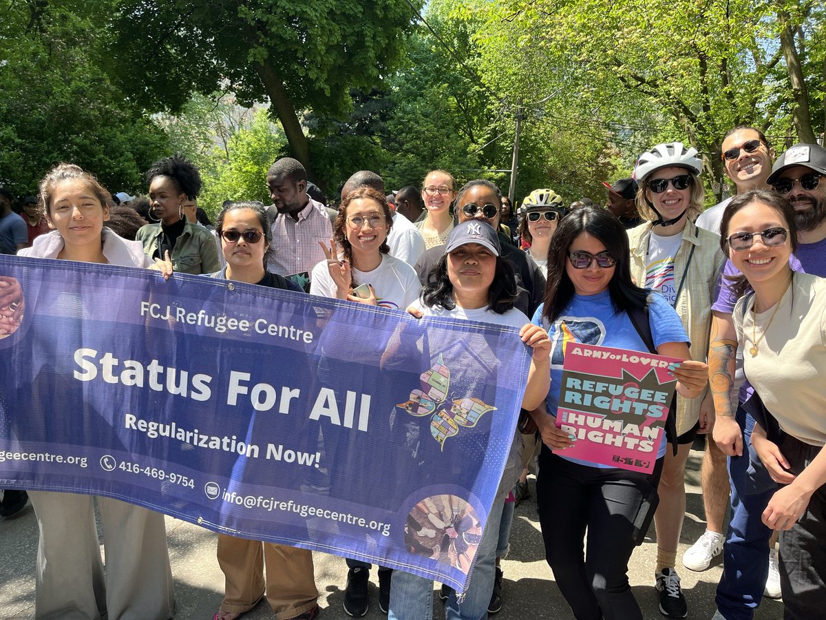 Some pictures of our team at the LGBTQ+ Refugees Rights March yesterday, demanding housing, health, justice, and status for all.

#refugeerights #StatusForAll