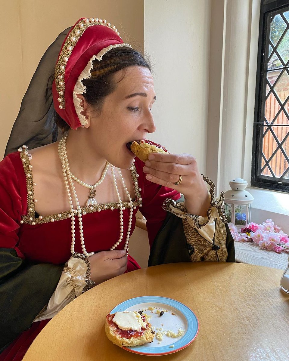 On this day in 1536 Anne Boleyn was executed in the Tower of London. On the anniversary of her death, some believe she haunts Blickling Estate, which is thought to be her birthplace. Will you see her today? bit.ly/BoleynWalk24