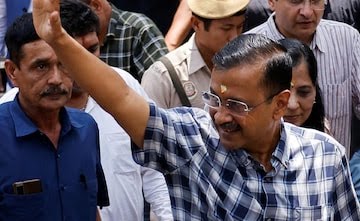 Delhi excise policy case: SC reserves order on Kejriwal's plea against arrest

#SupremeCourt #ArvindKejriwal #ExcisePolicyCase @_meAshMolly