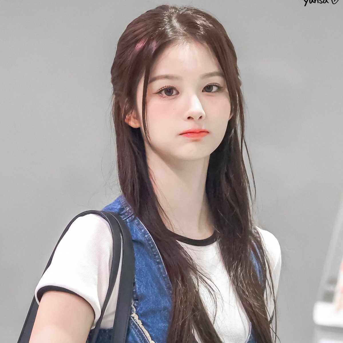 #NewProfilePic

Credit to @.nswer_yunsa