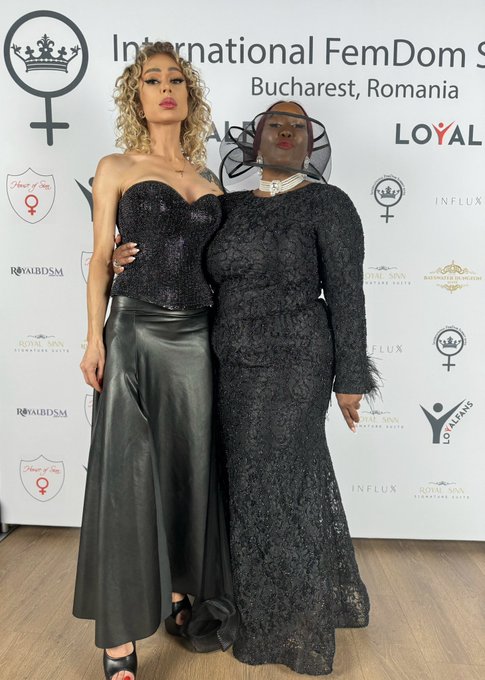 With amazing @NubianMatriarch at the Awards Ceremony @FemdomSummit https://t.co/soZPKvr0Q6<a class="tags" href="/tag/nubianmatriarch">@nubianmatriarch</a><a href="/tag/loyalfans"class="tags"><span>#loyalfans</span></a>