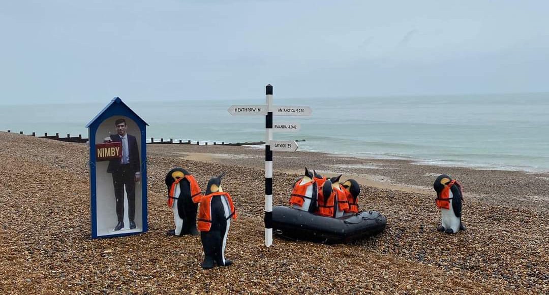 Meanwhile in #Hastings there's art on the beach installation which includes #ExcludedUK's least favourite politician - he who sends refugees to #Rwanda. Not in our name #ToriesOUT @ExcludedFighter @AndExcluded @ExcludedUK
