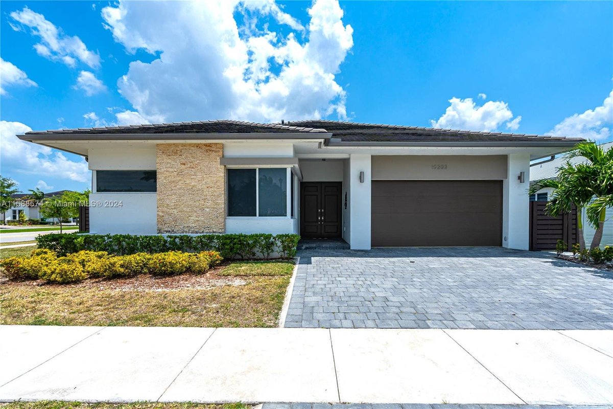 Beautiful four-bedroom, one-story home has everything you are looking for! #dreamhome #homesforsale #realtor #teamhlmiami #realestateagent #listings #findyourdreamhome #realestate #justlisted#justlisted