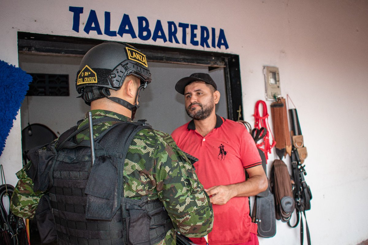 Nuestros soldados del @GaulaMilitares #Caquetá están altamente capacitados para combatir el secuestro y la extorsión. #YoNoPagoYoDenuncio #Línea147 📲