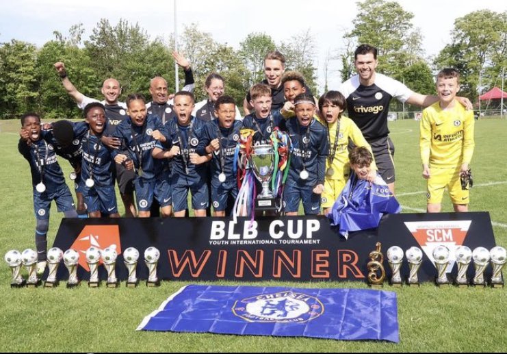 Parabéns para a equipe do Chelsea que se consagraram campeões da BLB Cup U11 ao derrotar o CJF Fleury Les Aubrais. O título foi decidido nas penalidades.