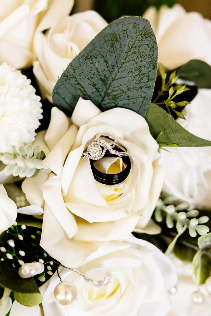 Love in full bloom! 🌸 📸: me_gillian & photography.kmc 💎: @KayJewelers #NeilLane #EngagementGoals #MarriageGoals #WeddingVibes #BridalInspiration #LoveStory #Marriage #Wedding #Love #CoupleGoals #Bridal #WeddingInspiration #Ring #EngagedLife