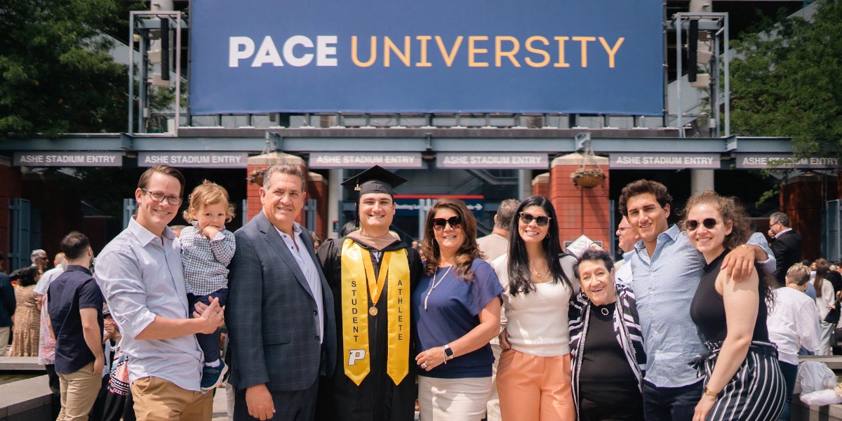 Accessing your GradPass, when to arrive, where to park, what to eat, and so much more. You've got questions and we've got answers. 🎓 Get ready to walk, grads: brnw.ch/21wJSPM #PaceGrad