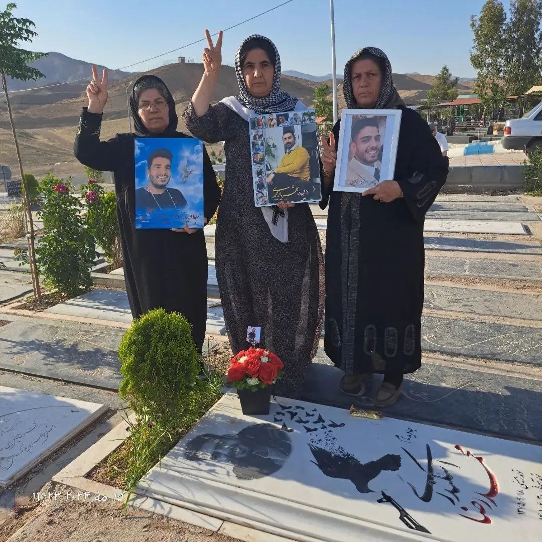 Resisting by remembering, mothers of victims of the “Woman, Life, Freedom” uprising gathered at the graves of their loved ones in Pakdasht, Tehran Province. Despite the threat of arrest, they engaged in public mourning, which state authorities view as an act of dissent. #Iran