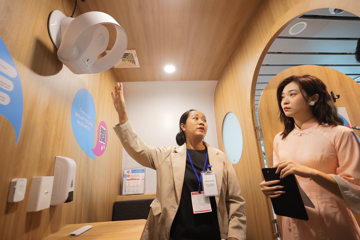 In celebration of World Day of Human Milk Donation, Da Nang International Airport in #Vietnam introduced six dedicated public #breastfeeding rooms. Learn more: bit.ly/44Q27wy Supported by @irlembvietnam, @fhi360’s Alive & Thrive, and Rotary Da Nang.