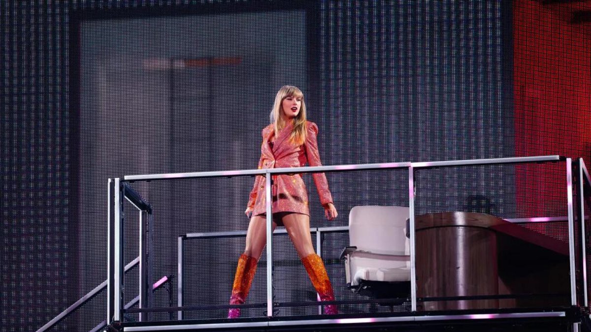 #TaylorSwift 🎤 Vous avez manqué le concert de Taylor Swift ? 🤩 Un événement incontournable avec plus de 45 000 fans enflammés ! 
Découvrez tous les détails dans notre article exclusif. #LéclaireurFnac 
👉 lc.cx/LwX2CM