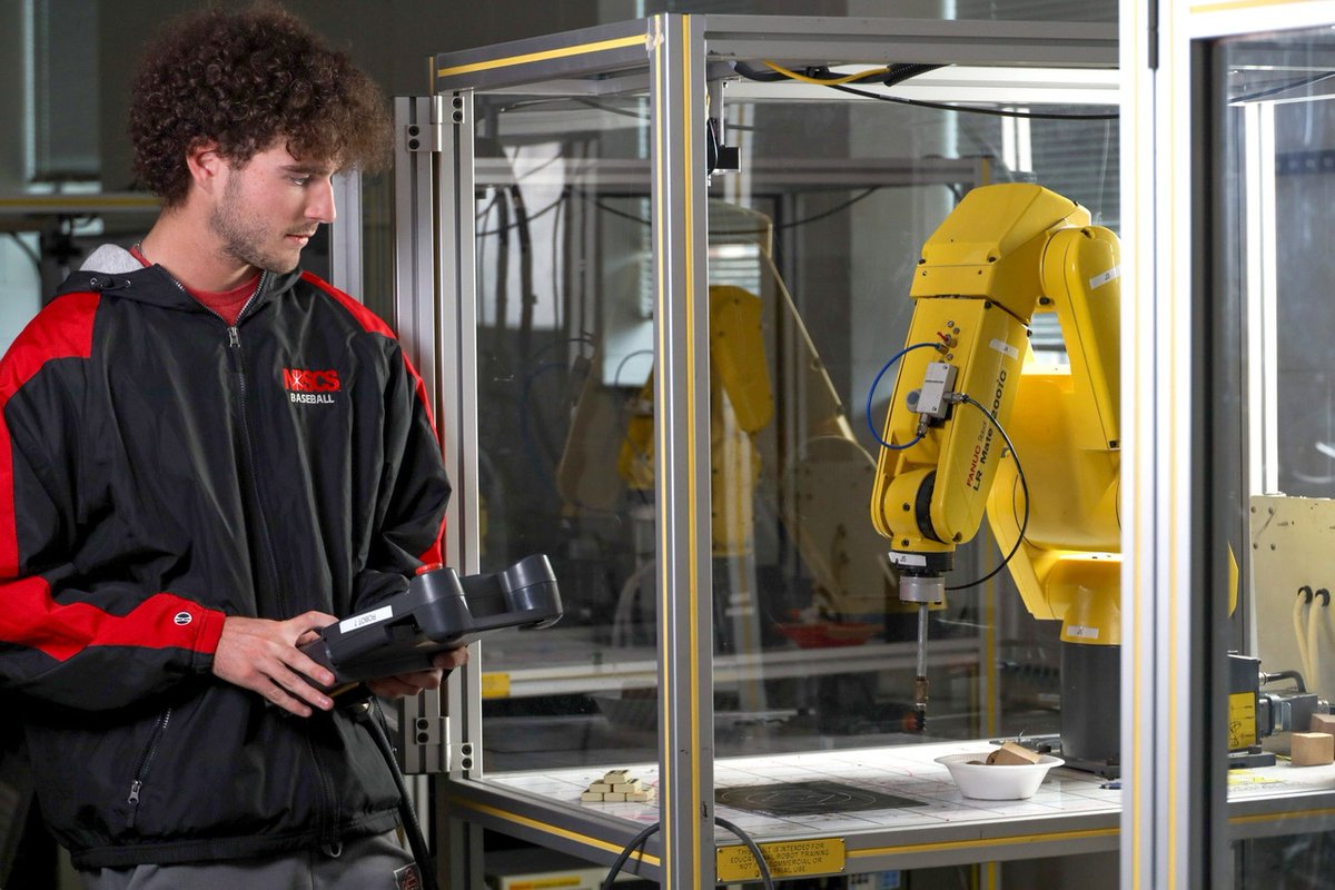 #FridayFeature ​The NDSCS Robotics, Automation, and Mechatronics Technology program is your ticket to a career in the dynamic field of mechatronics. Gain the skills to troubleshoot, repair, install, and program automated manufacturing systems. NDSCS.edu/RAMT