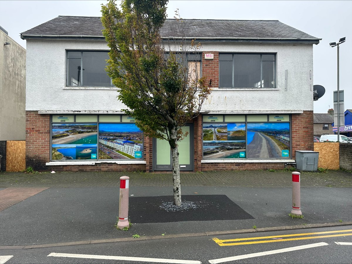 There is an opportunity for empty property owners at some Gwynedd town centres towns to install striking images in their front windows – free of charge – to liven up the appearance of the areas in question, as part of a Cyngor Gwynedd scheme. More info : orlo.uk/YTFZp
