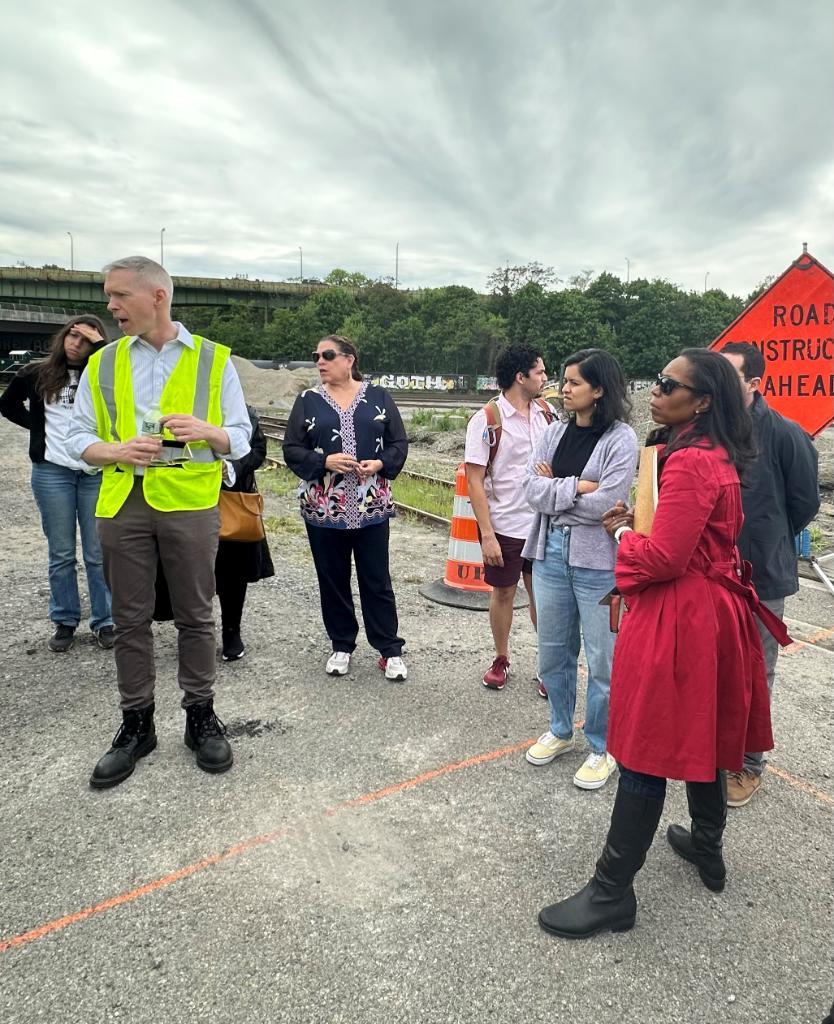 A big thanks to @UPROSE, @NYCEJAlliance @rhookinitiative for collaborating with us on an incredible Brooklyn Ports Tour of railyards, port terminals, and various e-commerce warehouses. It was insightful to learn about health and environmental impacts.