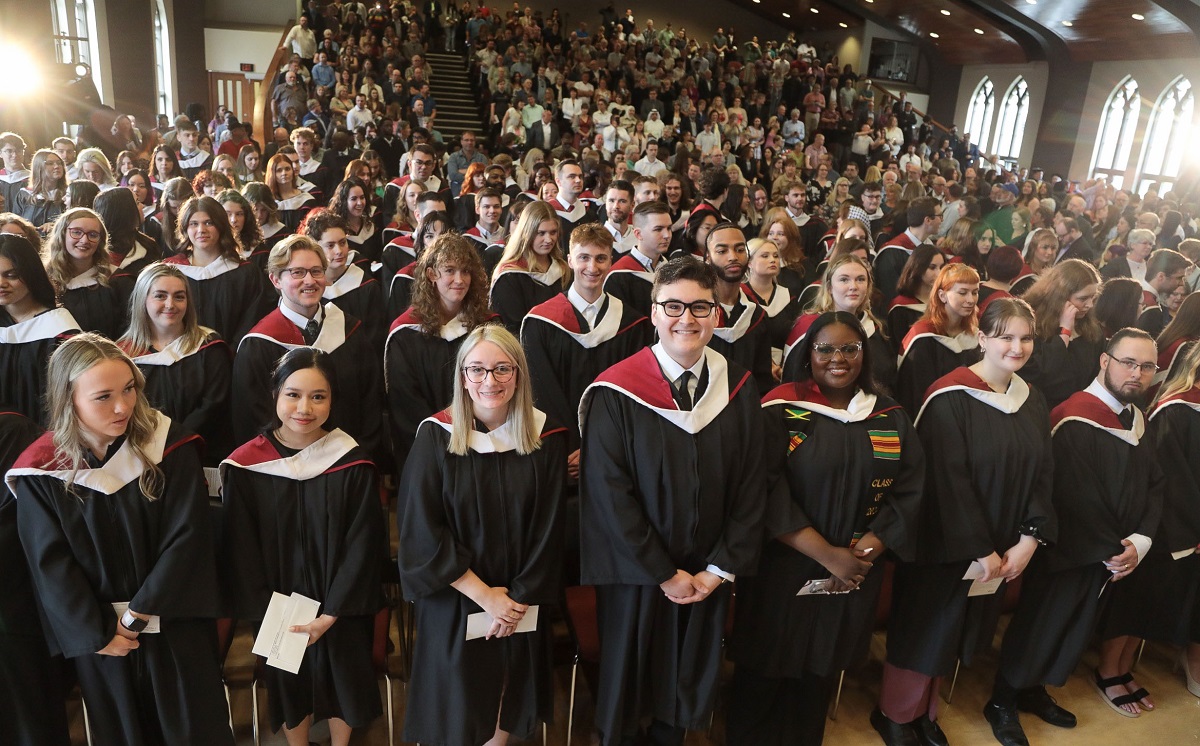 That was so nice, it's happening twice! We're soon welcoming our second group of @SMArts_SMU graduates to cross the stage for their BA and BES degrees and certificates. Join us via livestream at 2 pm: smu.ca/graduation/ #WorldWithoutLimits #SMUGrads2024 #artswithimpact