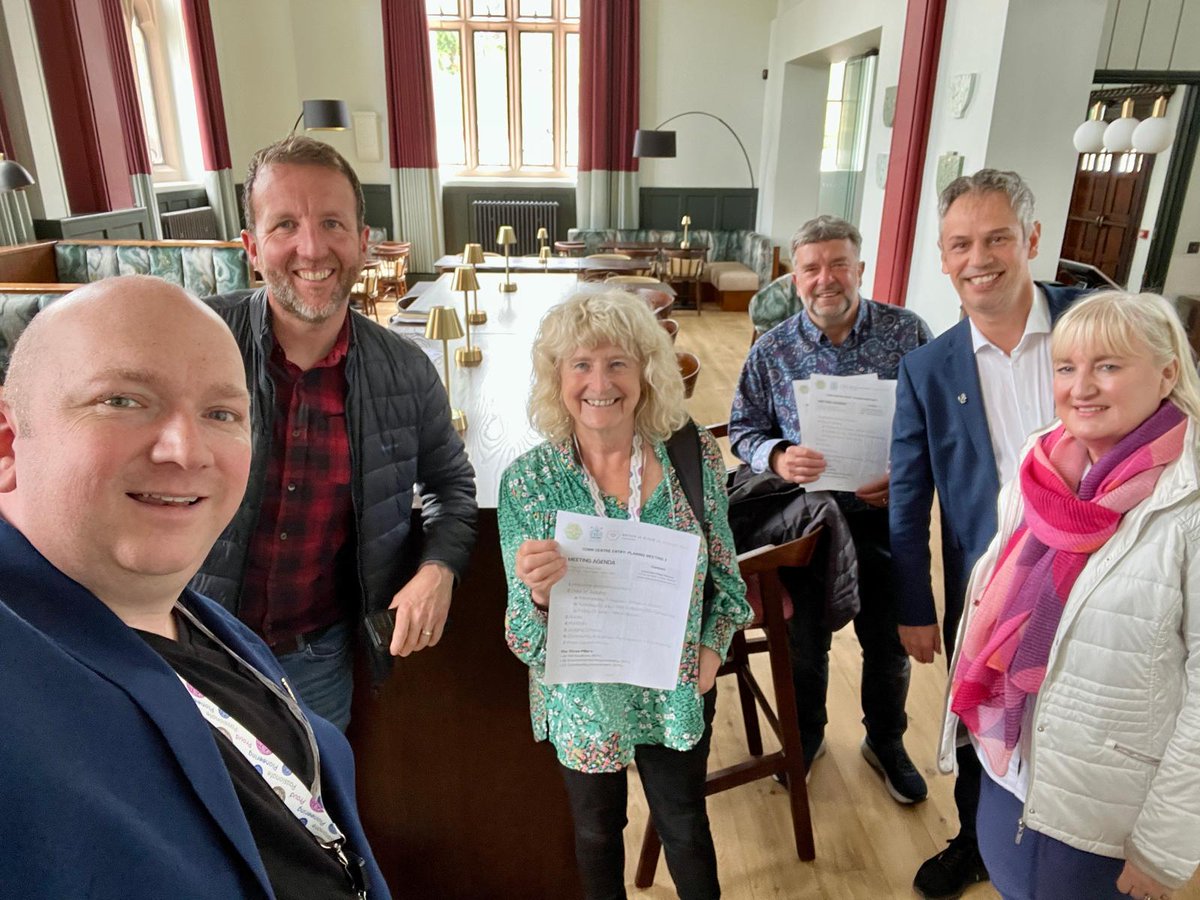 📢 Our town centre @RHSBloom
Britain in Bloom entry is a go!

Kick-off meeting with volunteers, businesses, and council teams this morning bringing everything together.

More info to come soon!

#BritainInBloom