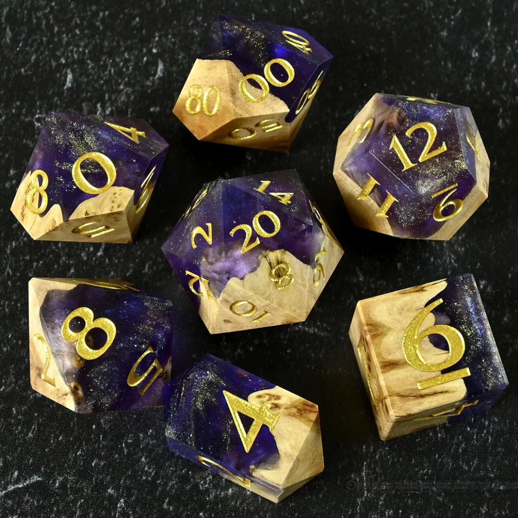 I'm still working on a name for this brown mallee burl hybrid #dice set.