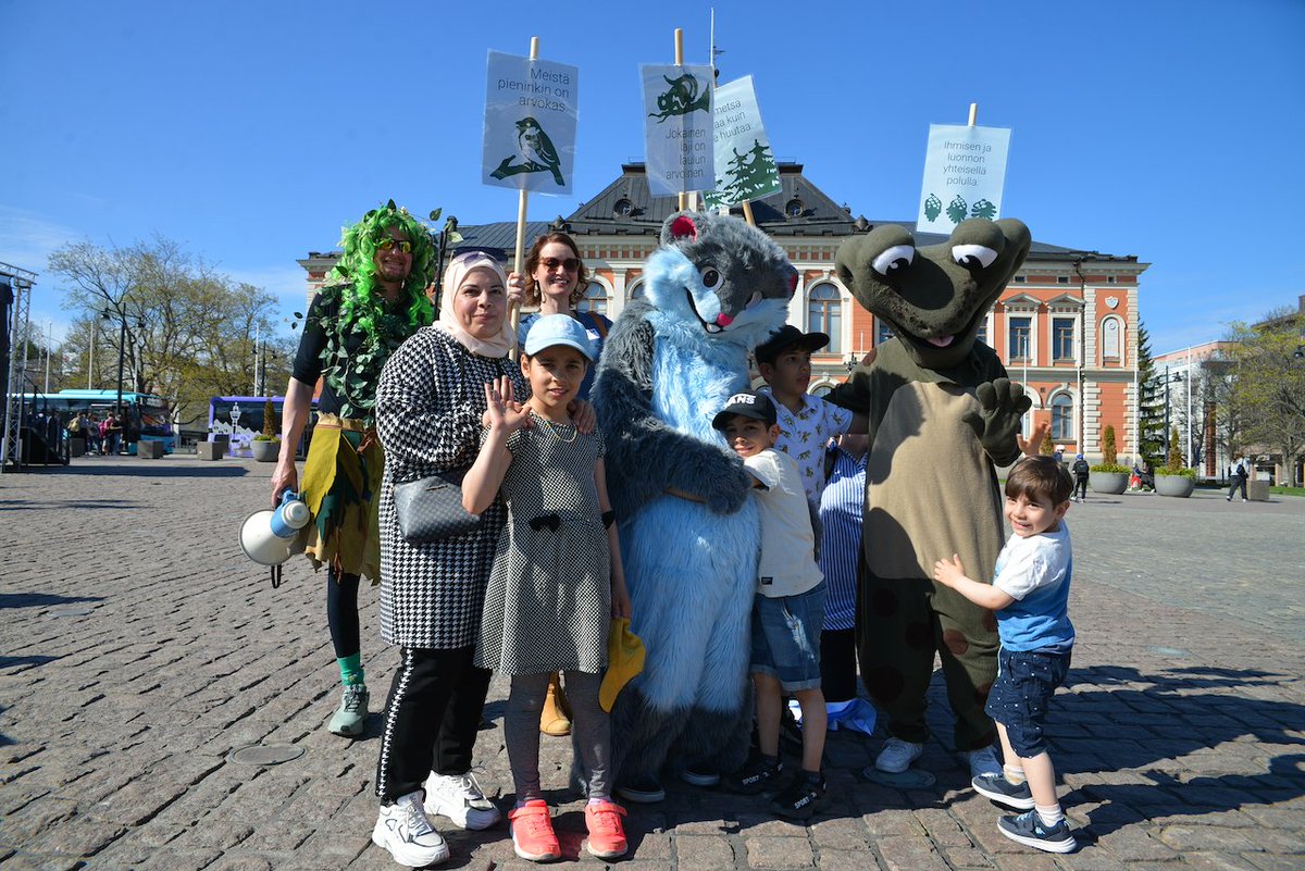 Niin metsä vastaa kuin sinne huutaa. Puijo Summitin päätteeksi tehty ilmastokävely #climatewalk sai reitin varrella useita suosionosoituksia. Hyvä Kuopio! #puijosummit #elonkirjo