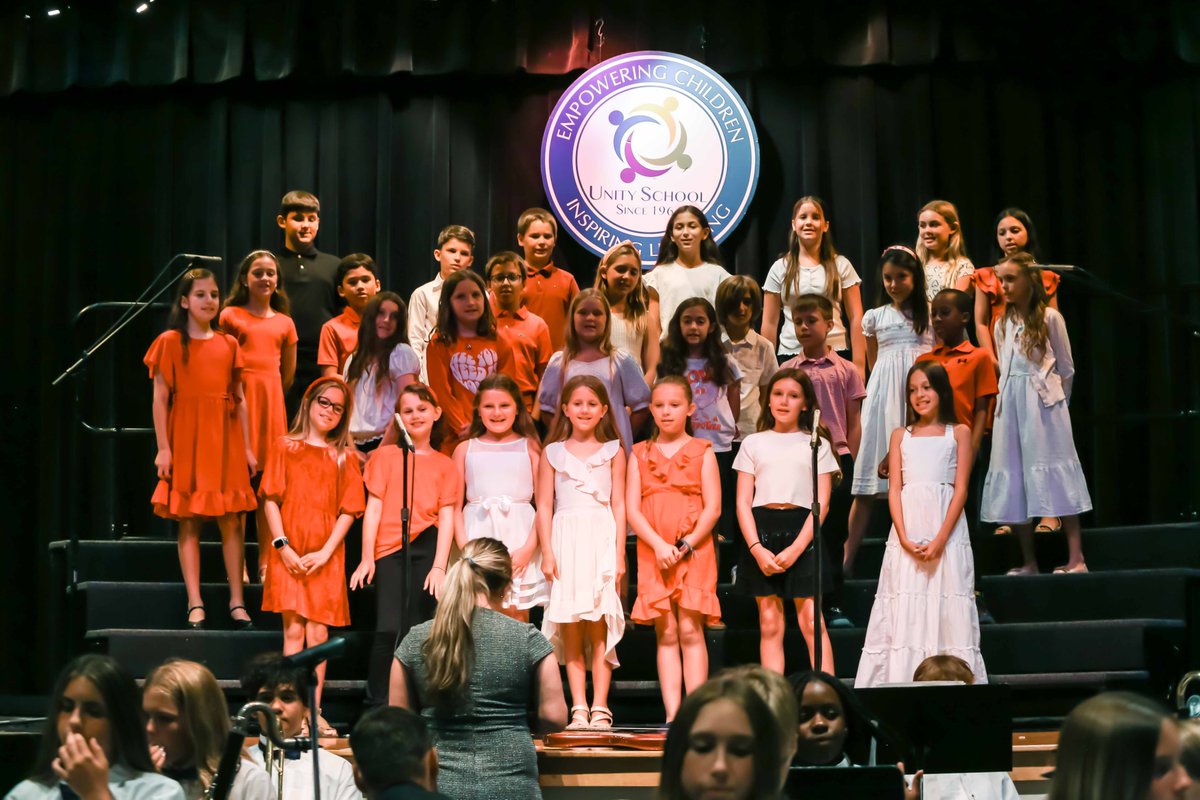 UnityDelray's tweet image. This week, our talented students from grades 4-8, Chorus, and Jazz Band took the stage and delighted us with their incredible performance at the Spring Concert &amp;amp; Art Exhibition! 🎶🎨✨ #UnitySchool #SpringConcert #MusicAndArt