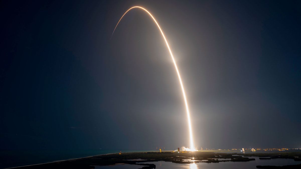 SpaceX Falcon 9 rocket launching Starlink satellites on record 21st flight tonight trib.al/VaoGKsA