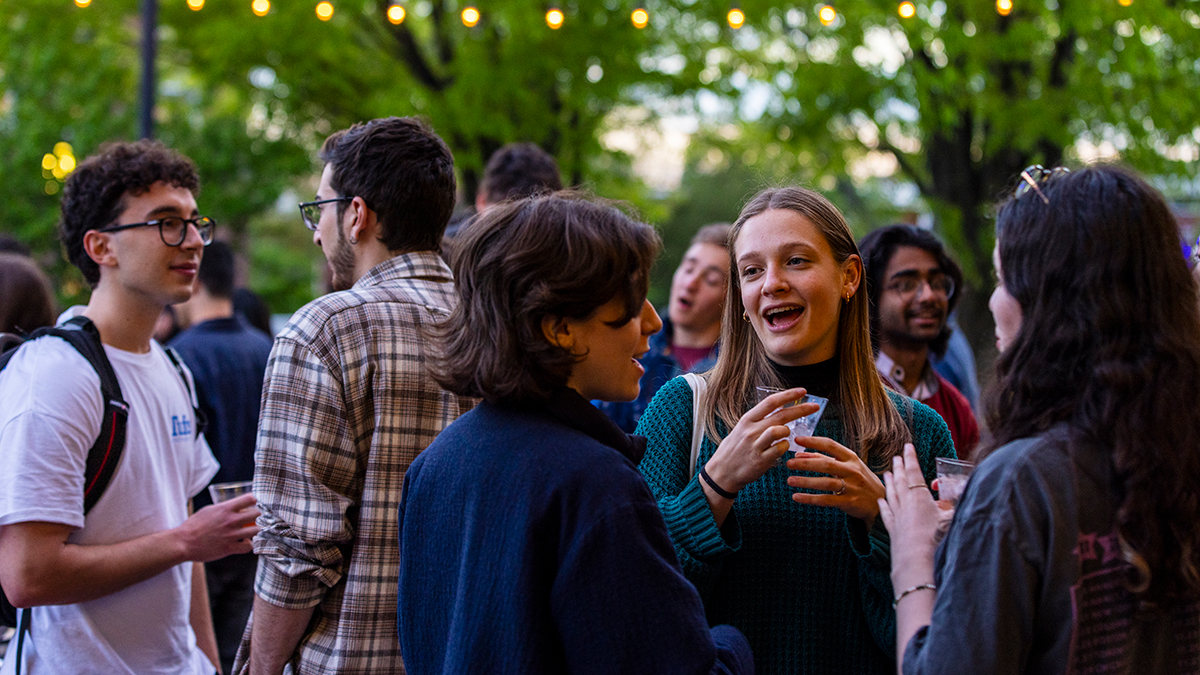 Before they become #TuftsAlumni on Sunday, May 19, #Tufts2024 kicked off the celebrations during Senior Week. 🐘💙

[📸: Anna Miller and Alonso Nichols/Tufts University]