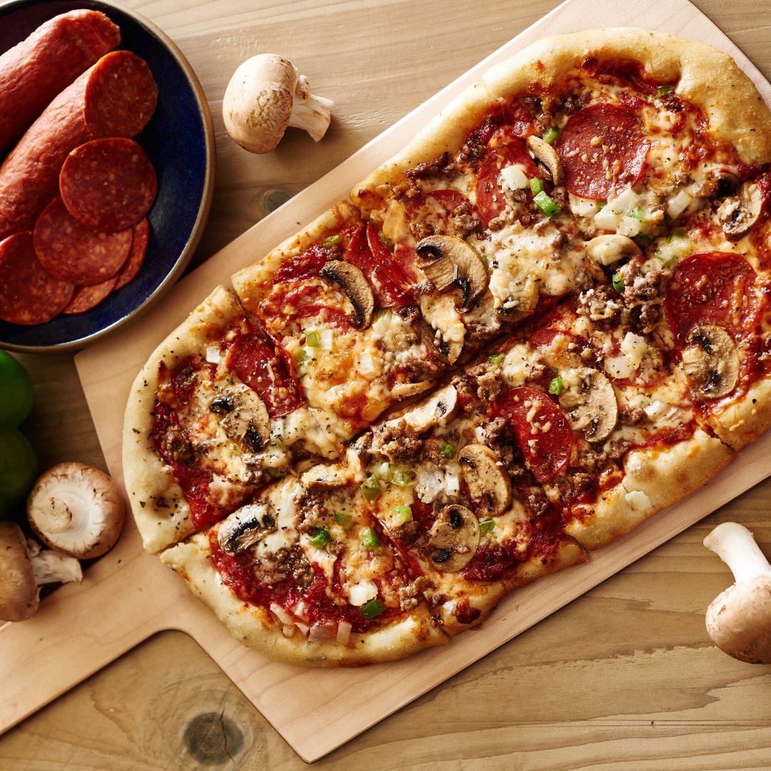 It's National Pizza Party Day! Celebrate with our mouth-watering pizzas, perfect for sharing with friends and family. 🍕🍻 #NationalPizzaPartyDay #PizzaParty #FoodLovers #TastyEats #EatLocal #QualityFood #DeliciousFood #GoodVibes #Celebrations
