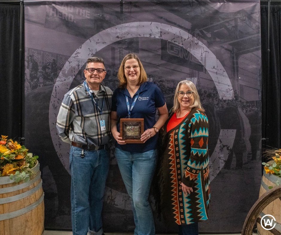 This week CWA is celebrating Canadian Innovation Week AND Women Entrepreneurs Week! 🤠 During Agribition last year CWA launched the Canadian Animal AgTech Awards presented by Deloitte. Finalists displayed their work in trade show booths to over 100,000 industry guests and