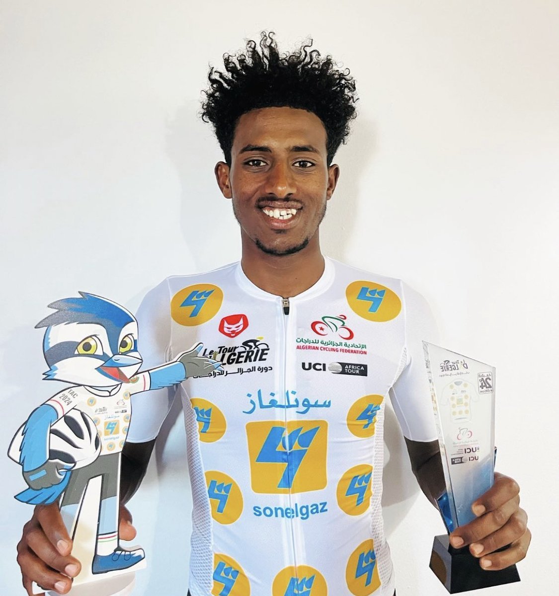 SolomonAsefaw2's tweet photo. ๐ช๐ท๐ #MeronTeshome #GC #Leader
๐ช๐ท๐ #AwetAman #KOM #Leader
๐ช๐ท๐ #MilkyasMaekele #White #Jersey #Leader
#National #Team #Leaders ๐
๐ช๐ท๐ซก
#Eritrea #RedseaCamels ๐ช๐ช๐ท๐ช๐ซถ
#Tour #Algerie ๐ฉ๐ฟ #ComeOn #Deqi ๐ช๐ท https://t.co/ebndpsHnd4