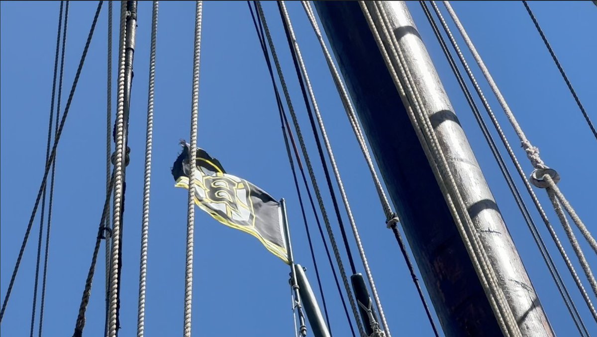 TheTKWeatherXp's tweet image. Day Two Aboard Tall Ship Lynx Newport Rhode Island Cannon Shots &amp;amp; Provisions
Out The Door Weather'n More with Steve &amp;amp; T-Rex &amp;amp; TK Fri May 17 '24
Another wet one yesterday but duties remain the same. Dual Cannon Salutes &amp;amp; Provision Procurement Method.. While moored #NewportHarbor.