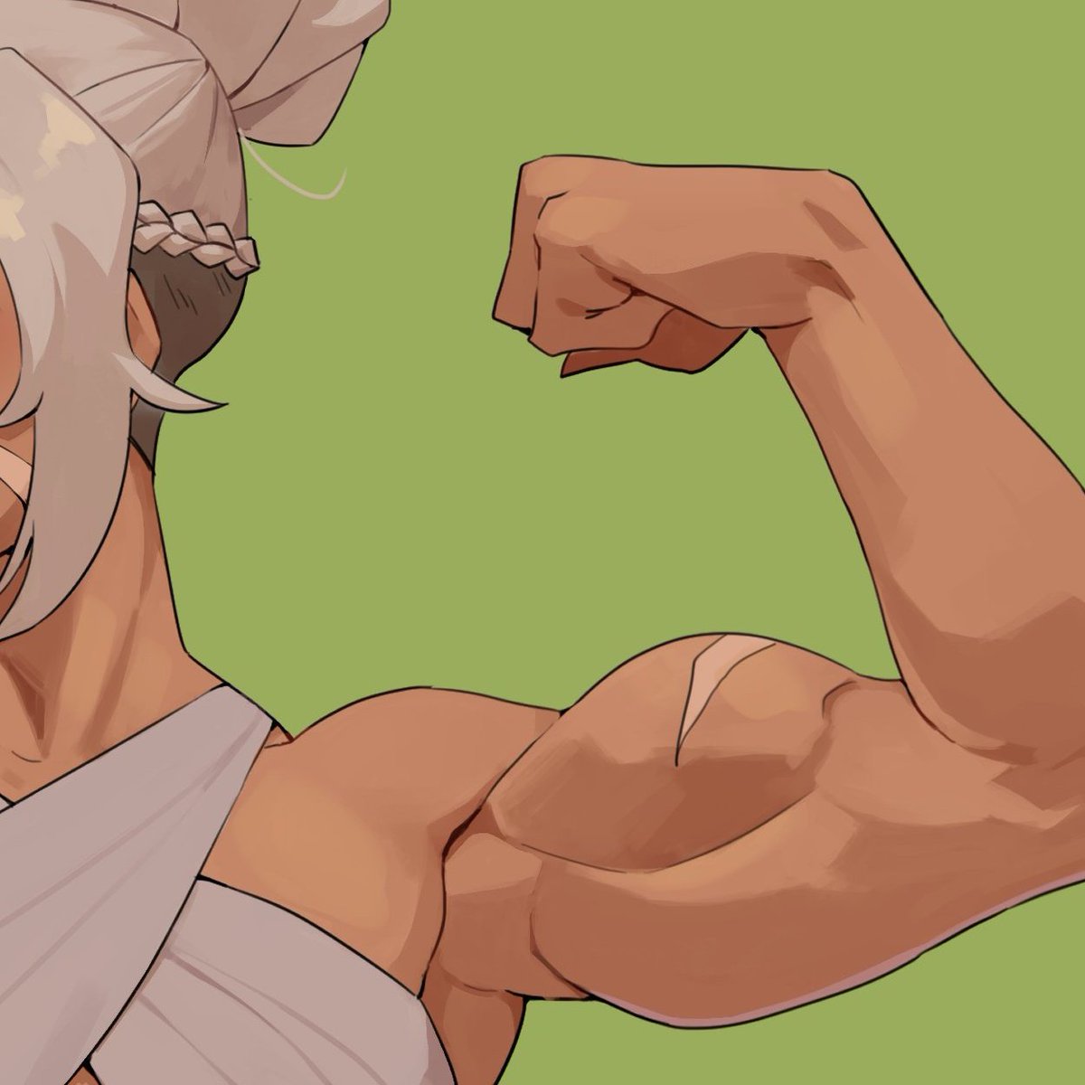 Sólo se está estirando. No es que esté presumiendo su trabajada musculatura.