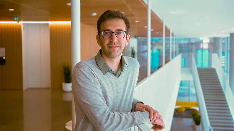 Researcher Nicolas Papernot from @UofTEngineering receives AI2050 Early Career Fellowship from Schmidt Sciences #UofT ➡️ uoft.me/avU