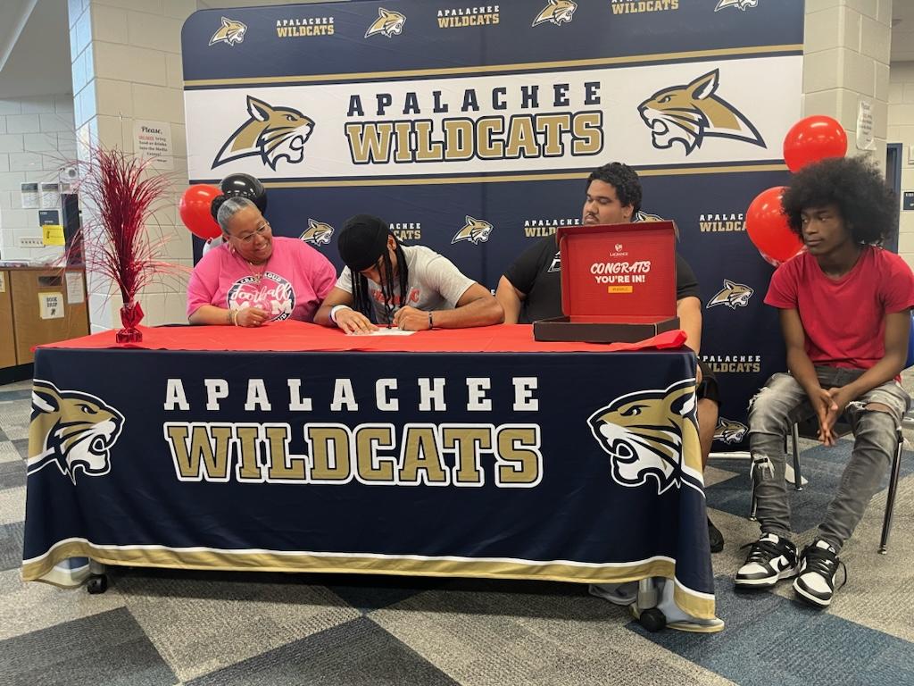 ApalacheeFB's tweet photo. On Wednesday, we got the chance to celebrate @KennyRodriquez5 and his commitment to LaGrange College! Proud of you Kenny and we know you are going to go be great at LaGrange! #WildcatsOnSaturdays https://t.co/zCHCAeqyCI