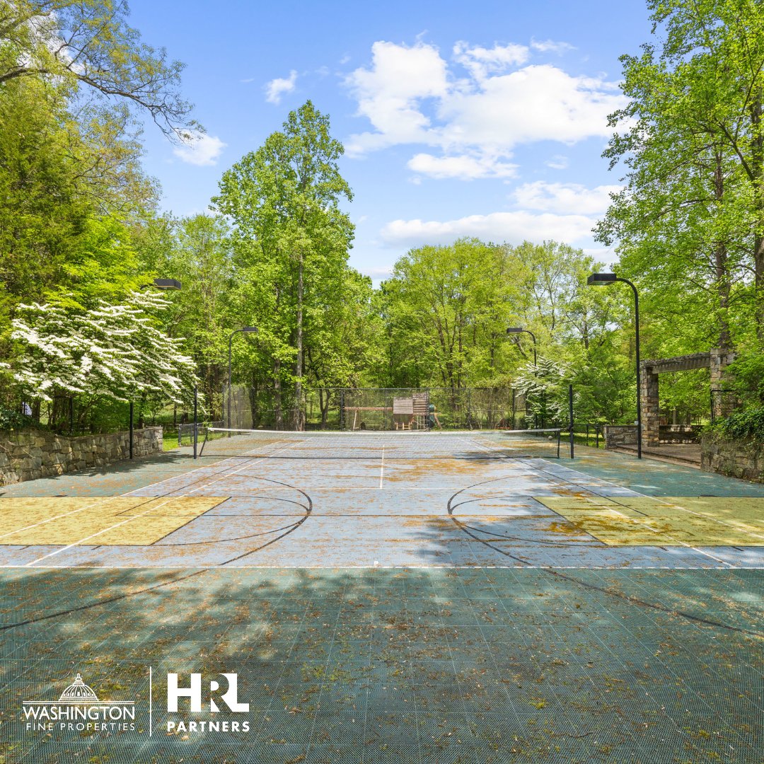 Just Listed and Under Contract! 5 acre estate on private road with swimming pool and enormous sport court! Offered at $3,995,000.

#hrlpartners #luxury #realestate #realtor #WashingtonFineProperties #Virginia #GreatFalls