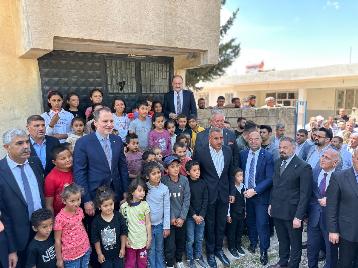 Genel başkanımız Dr Fatih Erbakan ve büyük şehir belediye Başkan adayı Kasım Gülpınar millet vekili Doğan bekin Karaköprü belediye Başkanı Nihat Çifçi bizleri Hadi dikenin evinde Ziyaret ederek memnuniyetlerini bildirdiler bu anlamlı ziyaretlerinden dolayı teşekkür ederiz